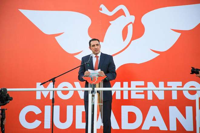 Se registra Miguel Riggs a la alcaldía de Chihuahua