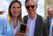 Presentan nueva moneda de 20 pesos; conmemora llegada de menonitas a México