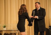 Reconocen a Cruz Pérez Cuéllar por un gobierno promotor de mujeres extraordinarias