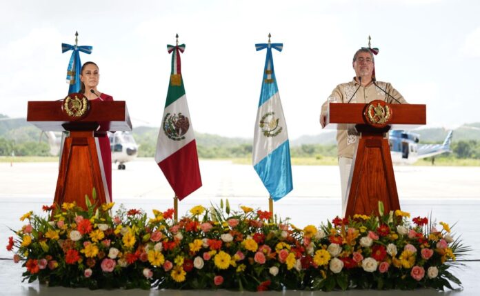 la-presidenta-de-mexico-claudia-sheinbaum-y-su-homologo-de-guatemala-bernardo-arevalo