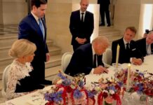Donald Trump firma acuerdo de paz con Irán en Versalles
