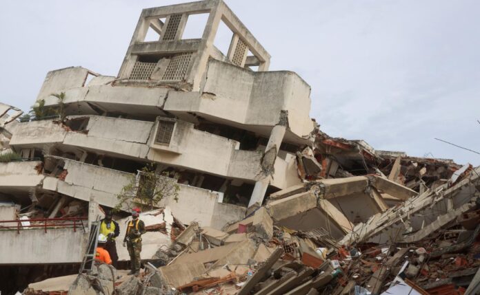 inmueble-derrumbado-en-venezuela-por-doble-sismo
