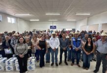 Entrega Gobierno del Estado apoyos a personas mayores y con discapacidad en Ciénaga de Ortiz