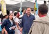 Recorren “La China” Frías y Santiago de la Peña el tianguis de la Tarahumara