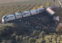 SRE reporta siete mexicanos dados de alta y uno sin localizar tras choque de trenes en España